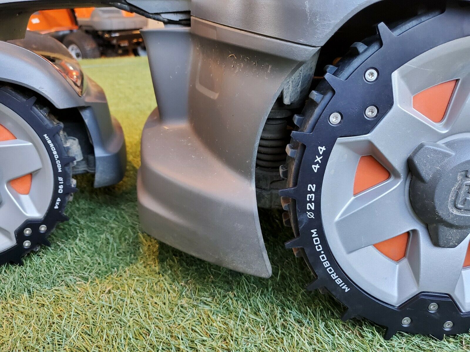 Husqvarna ALL WHEEL DRIVE Automower 435 / 535 X AWD Modelle MIBROBO